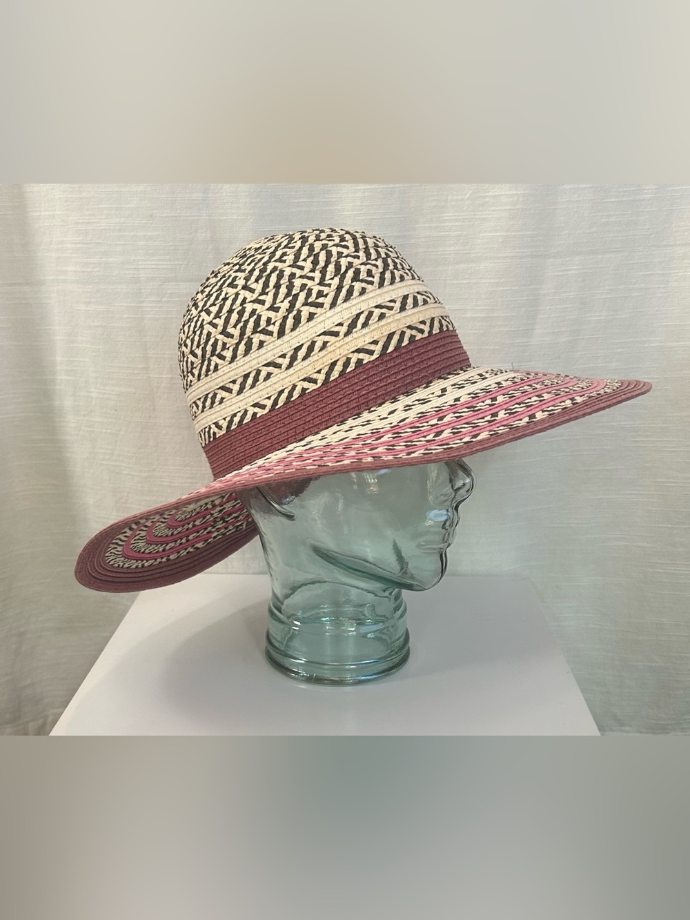 Prana Woven Straw Sun Hat with Pink Trim Resortwear Vacation